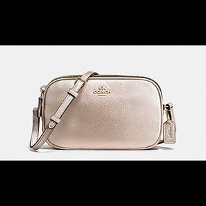 COACH🤍Platinum🤍 CROSSBODY POUCH/CLUTCH IN PEBBLE LEATHER (COACH F65988)
